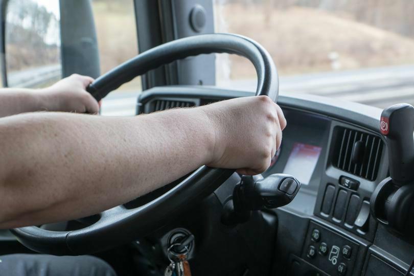 Retrait de permis d'un chauffeur de camion pour avoir rebroussé chemin sur l'autoroute