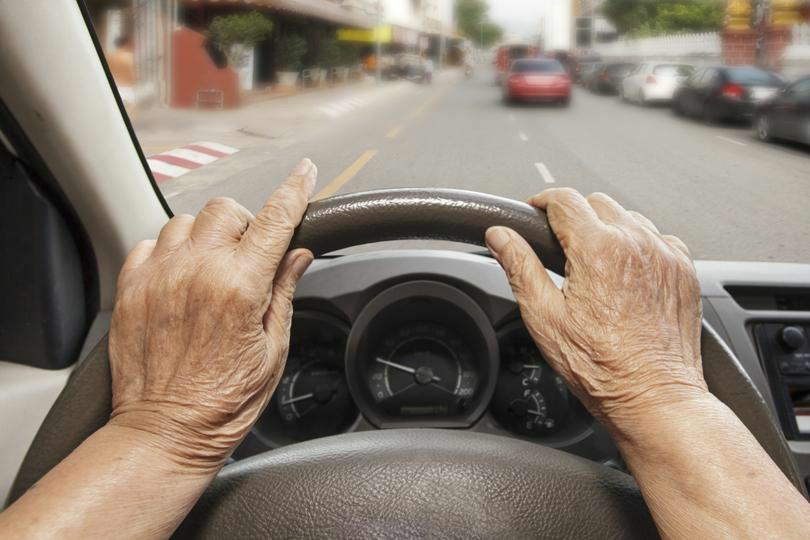  Quelle amende risquent les seniors en conduisant sans assurance?