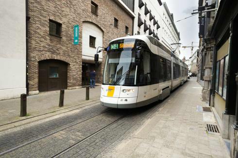 La police et De Lijn appliquent différents tarifs en cas d’amende pour avoir gêner le tram ou le bus