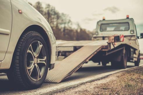  Autobestuurder overleden na klap tegen botsabsorbeerder op E17 in Kruibeke